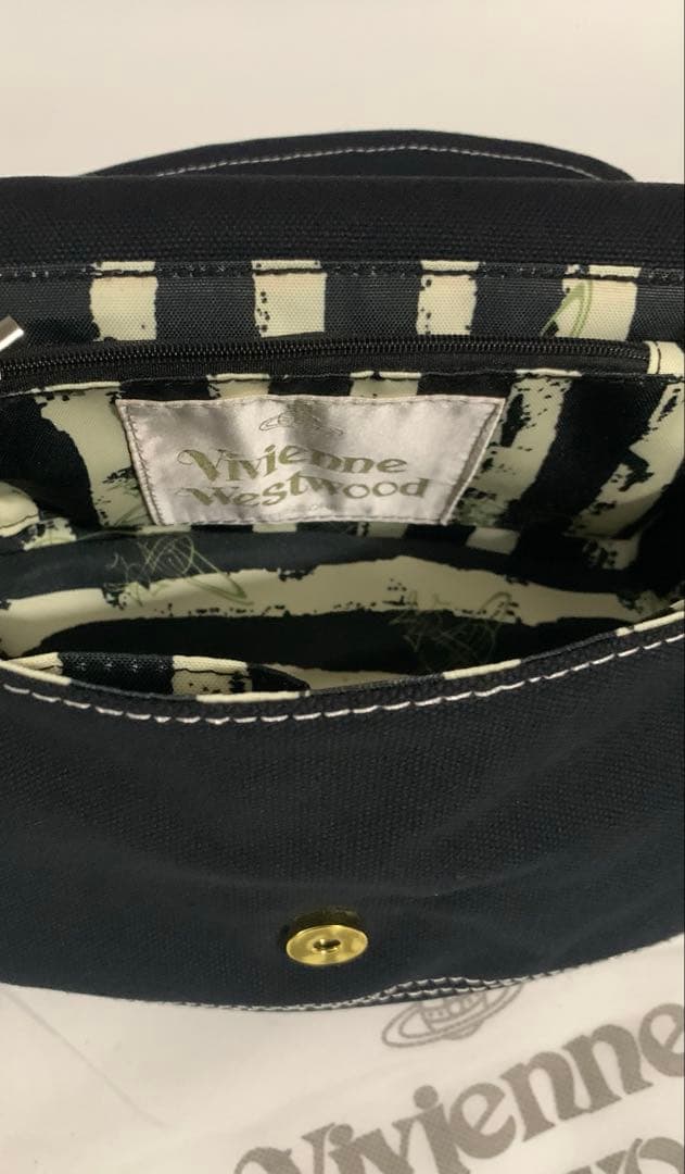 ヴィヴィアンウエストウッドショルダーバッグ　バック
