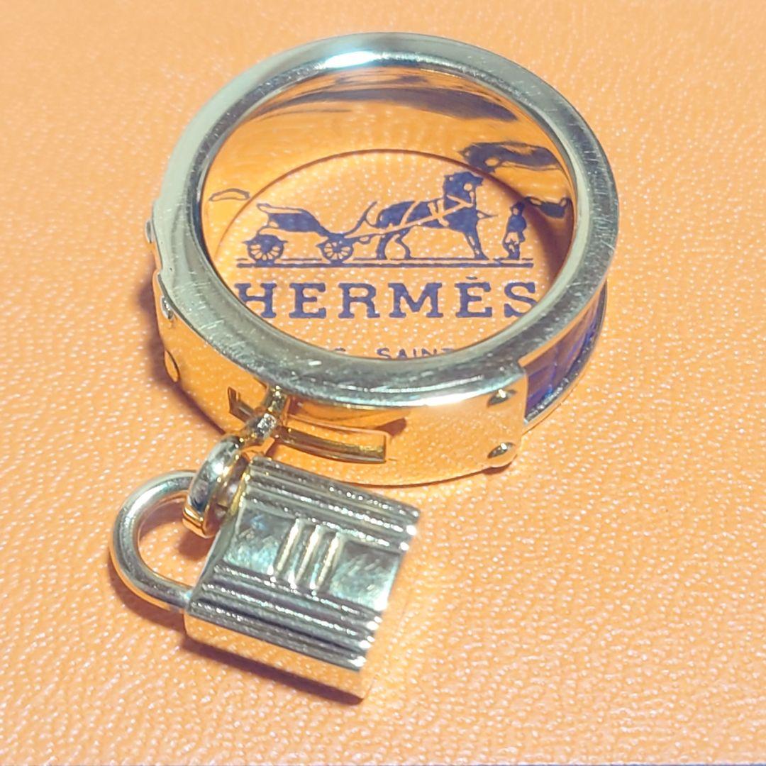 未使用に近い エルメス スカーフリング ケリー カデナ 南京錠 22号 ケース付