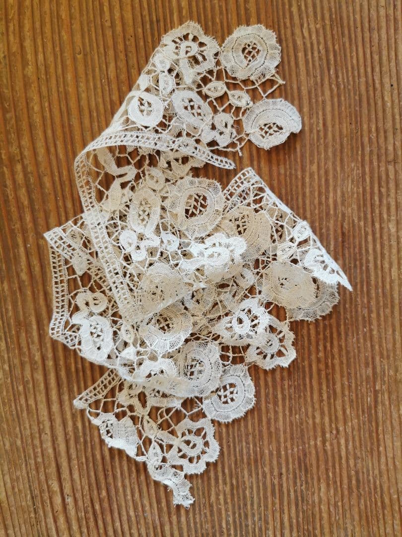 アンティーク19世紀オリジナル状態 繊細で優美なホニトンレース付け襟 ボビン手編