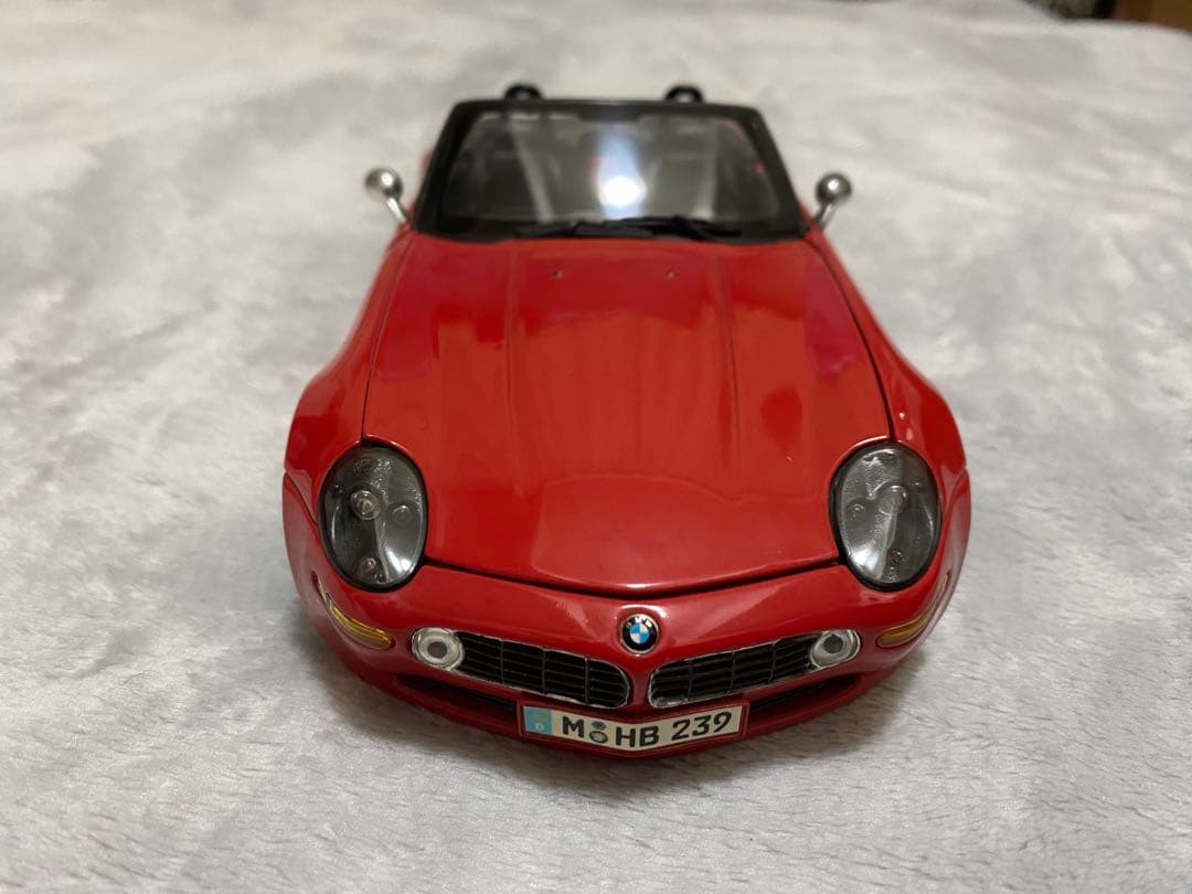 ミニカー Maisto BMW Z8 1/18