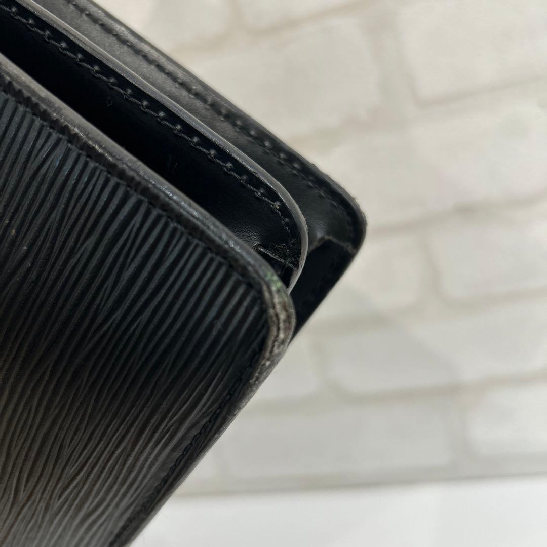 ブリーフケース　ルイヴィトン　エピ　コンセイエ　ブラック