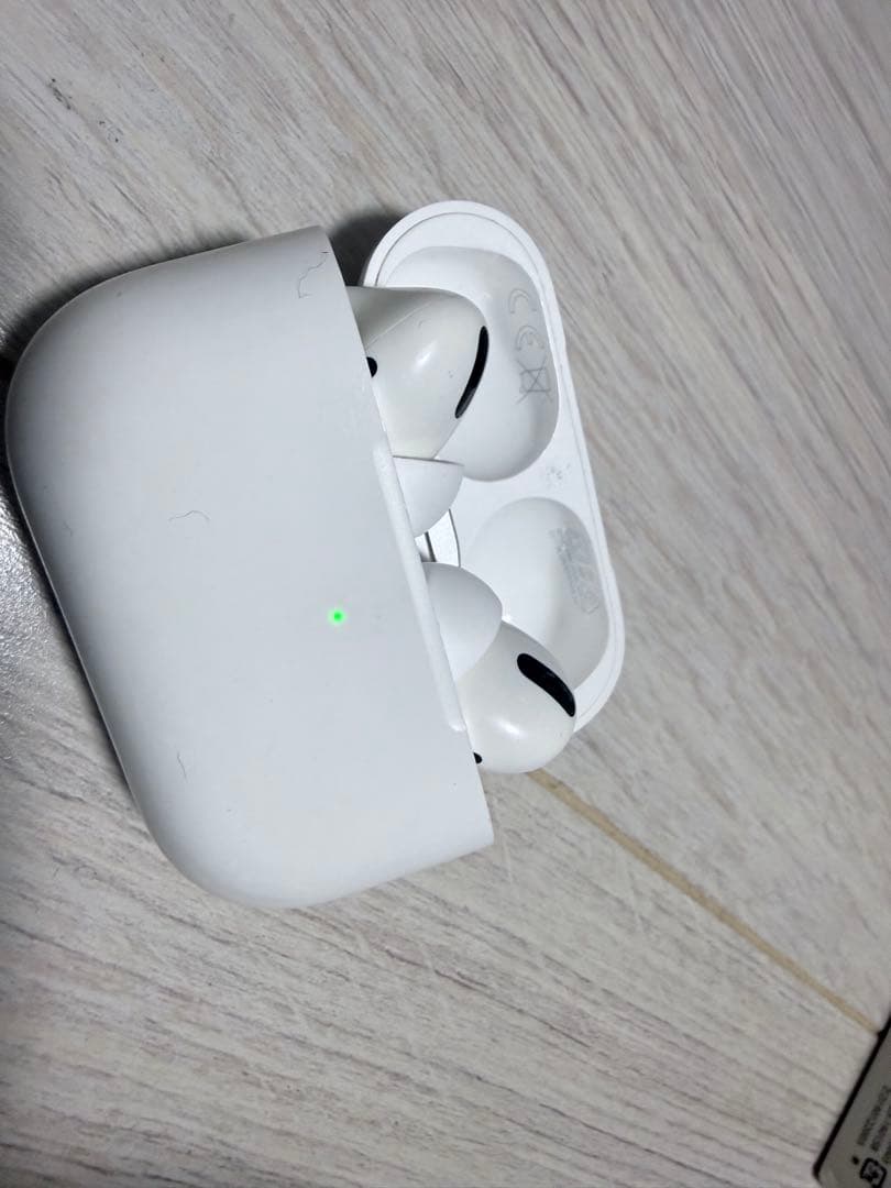 AirPods Pro 本体 充電ケース付き 付属品未使用