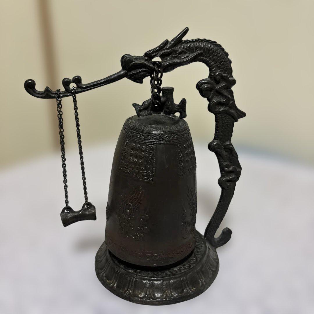 ドラゴン装飾の金属製鐘 約22cm