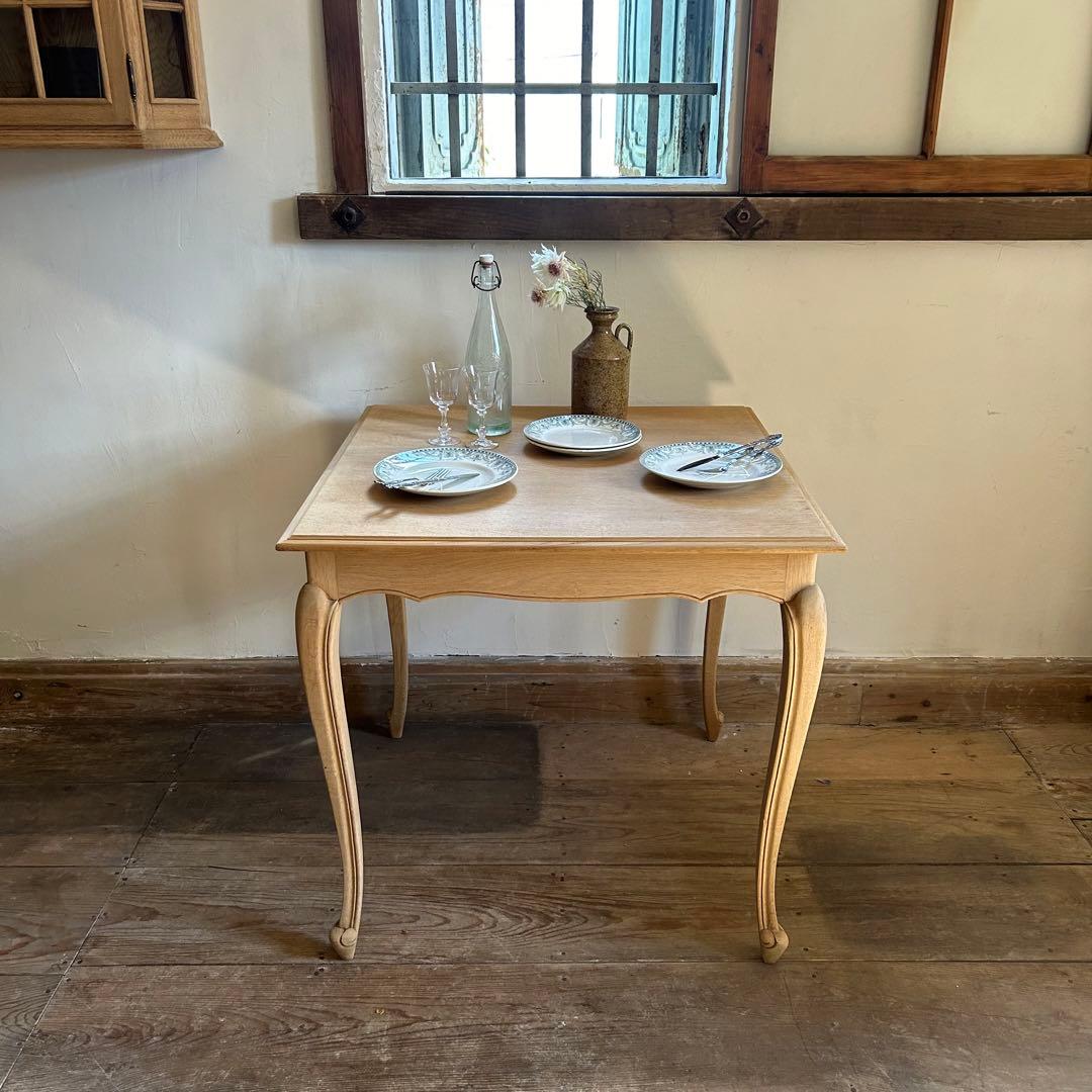 フランスアンティーク　ダイニングテーブル　スクエアテーブル　猫脚　剥離　正方形