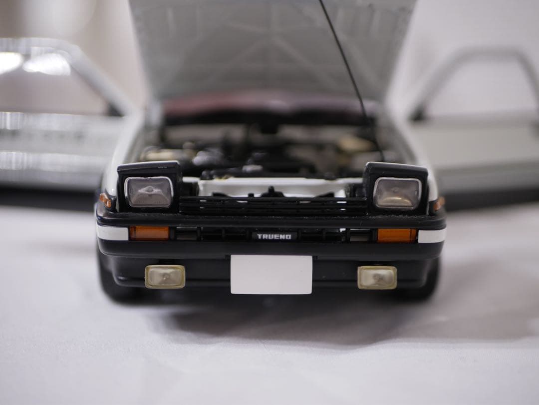 トレノ 1/18スケールミニカー