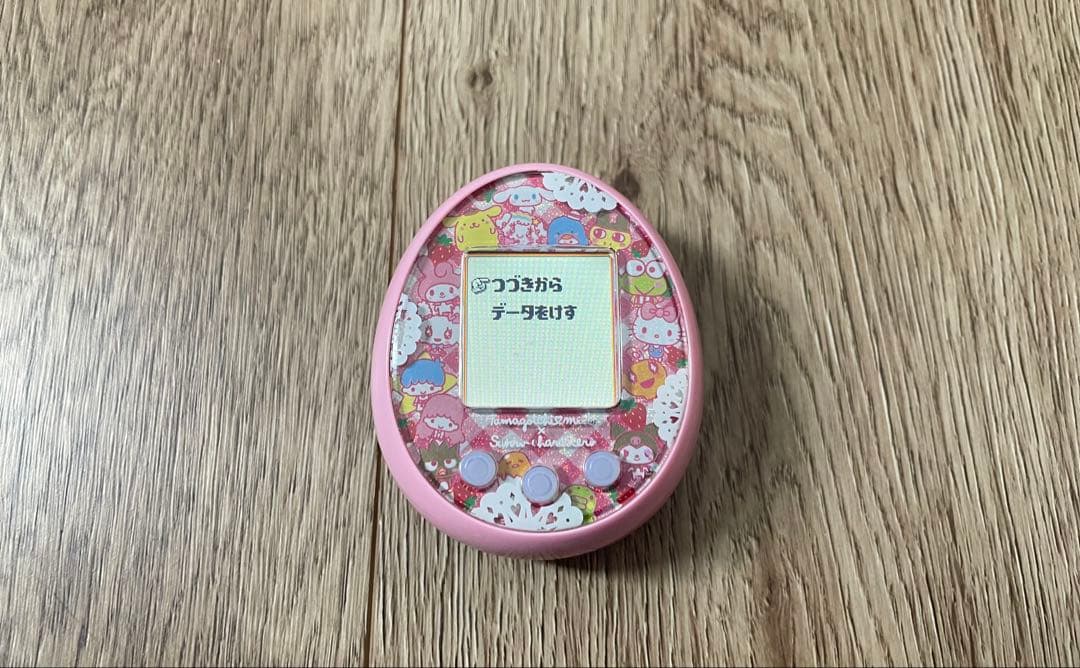 たまごっちみーつ　サンリオ　ピンク キャラクター柄