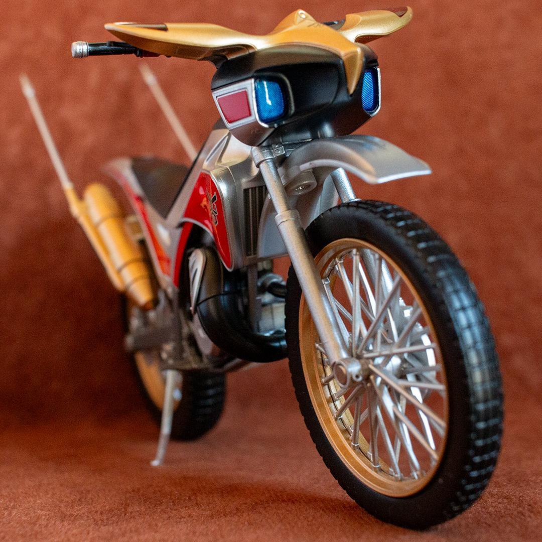 S.H.フィギュアーツ　真骨彫製法　仮面ライダークウガ&トライチェイサー2000