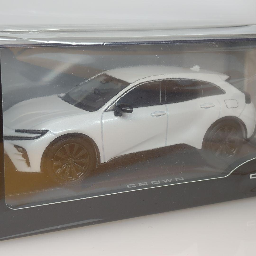 新型 トヨタ クラウンスポーツ カラーサンプル プレシャスホワイトパール 非売品