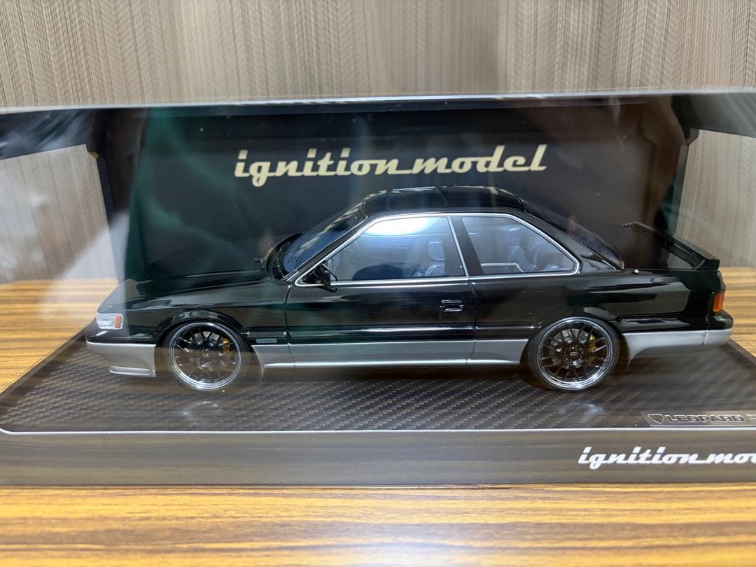 イグニッションモデル Nissan Leopard 1/18