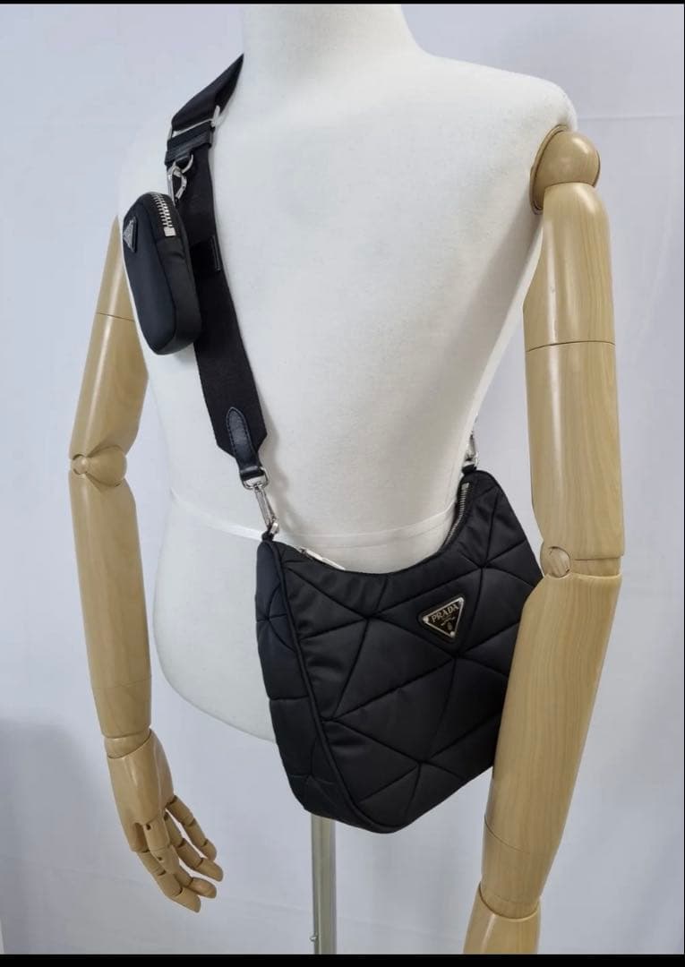 正規品　美品【PRADA】パデッドナイロン ショルダーバッグ