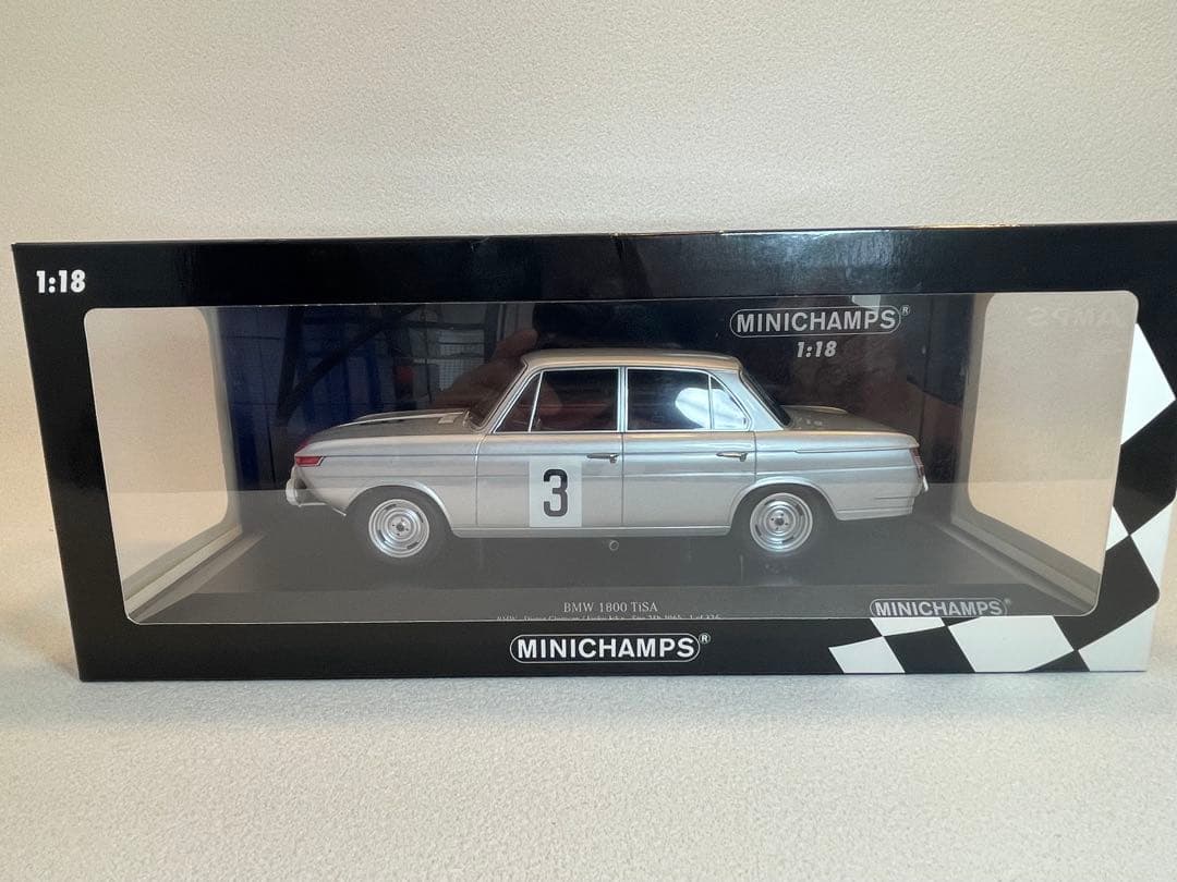 ミニチャンプス社製 1/18 BMW 1800 TiSA