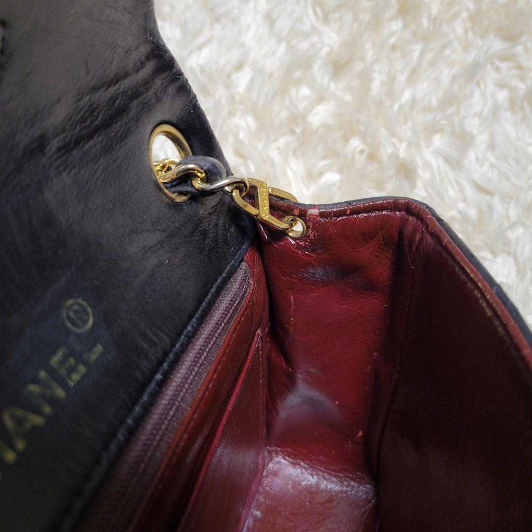 CHANEL ミニマトラッセ　ブラック レザーショルダーバッグ
