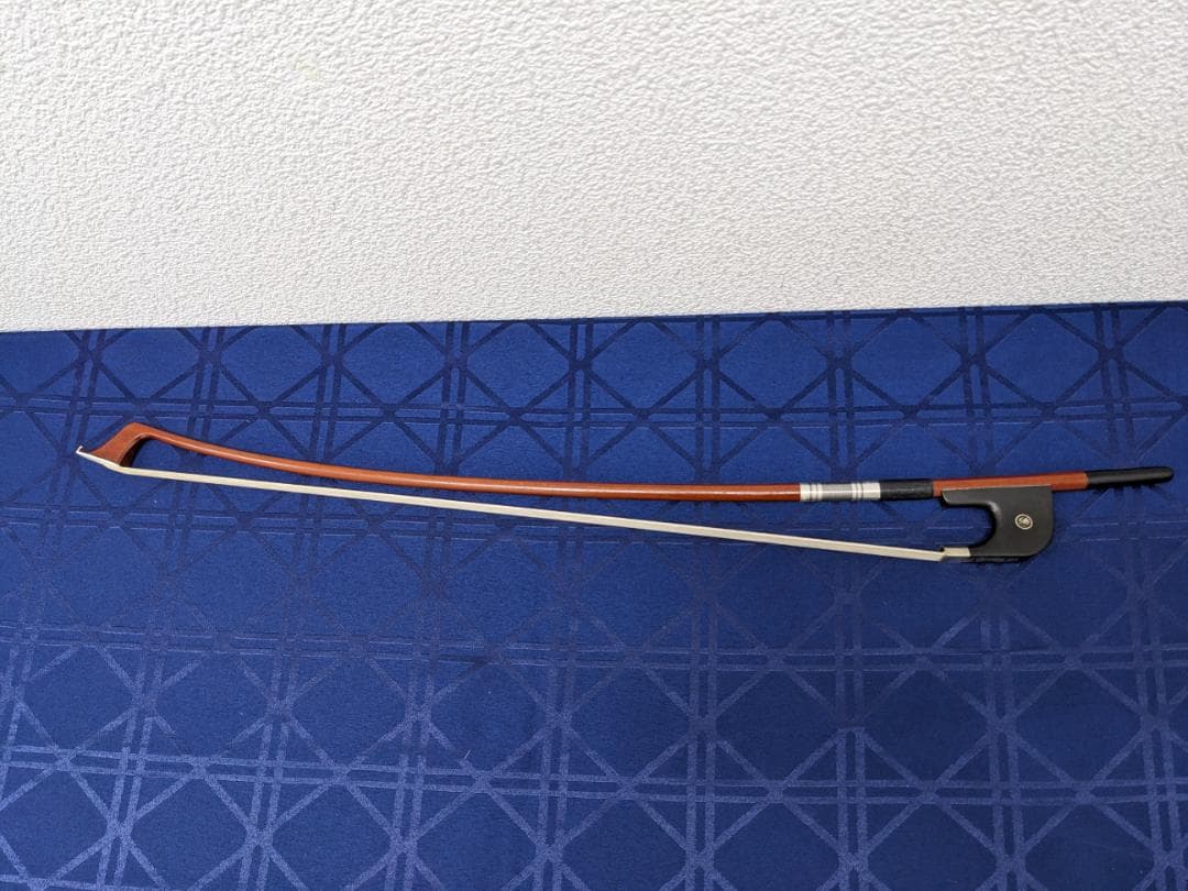 コントラバス弓　新品　銀線のところがおしゃれ