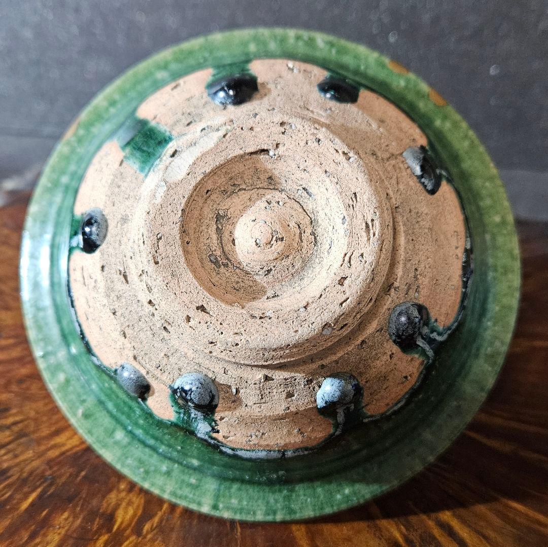 中国古美術　中国古陶磁器　古玩　漢時代　漢緑釉　兜形鉢【抜群の銀化の景色❗