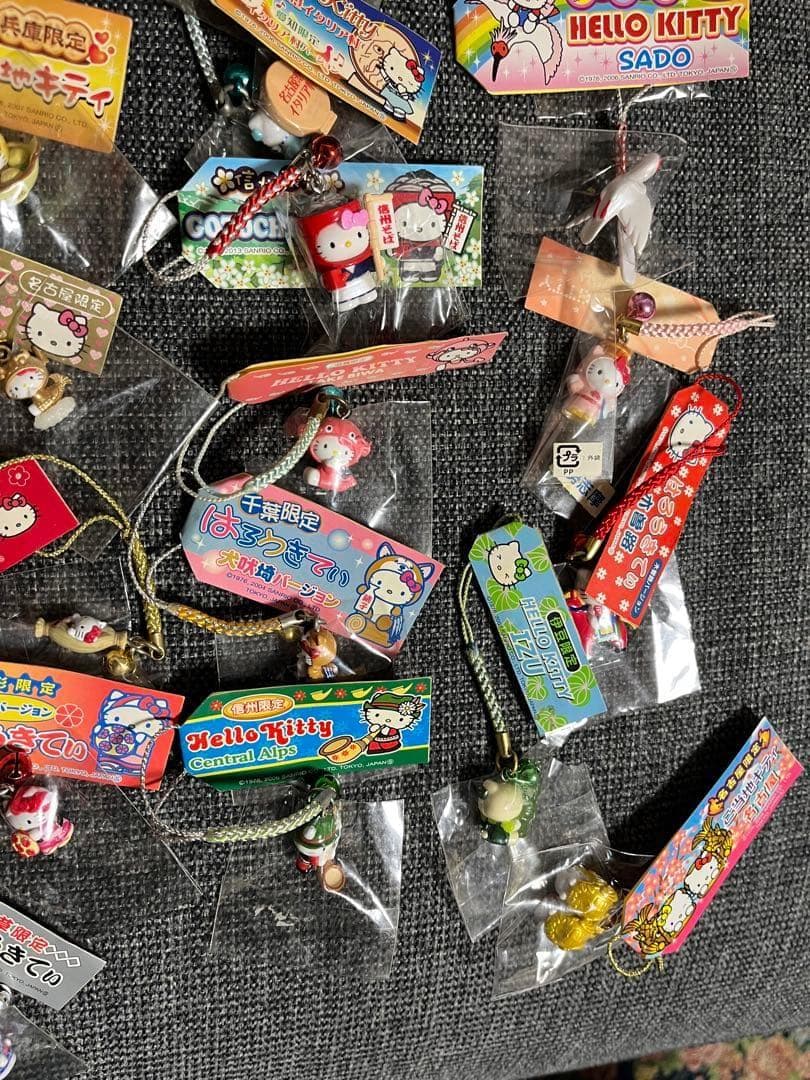 サンリオ　ハローキティ kitty ストラップ 80個 新品　sanrio