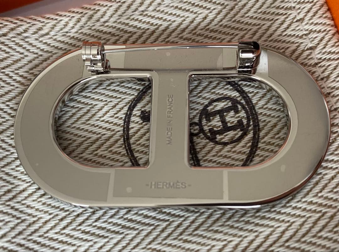 エルメス　ブローチ　シェーヌダンクル　黒　シルバー　エプソン　バッチ　新品本物