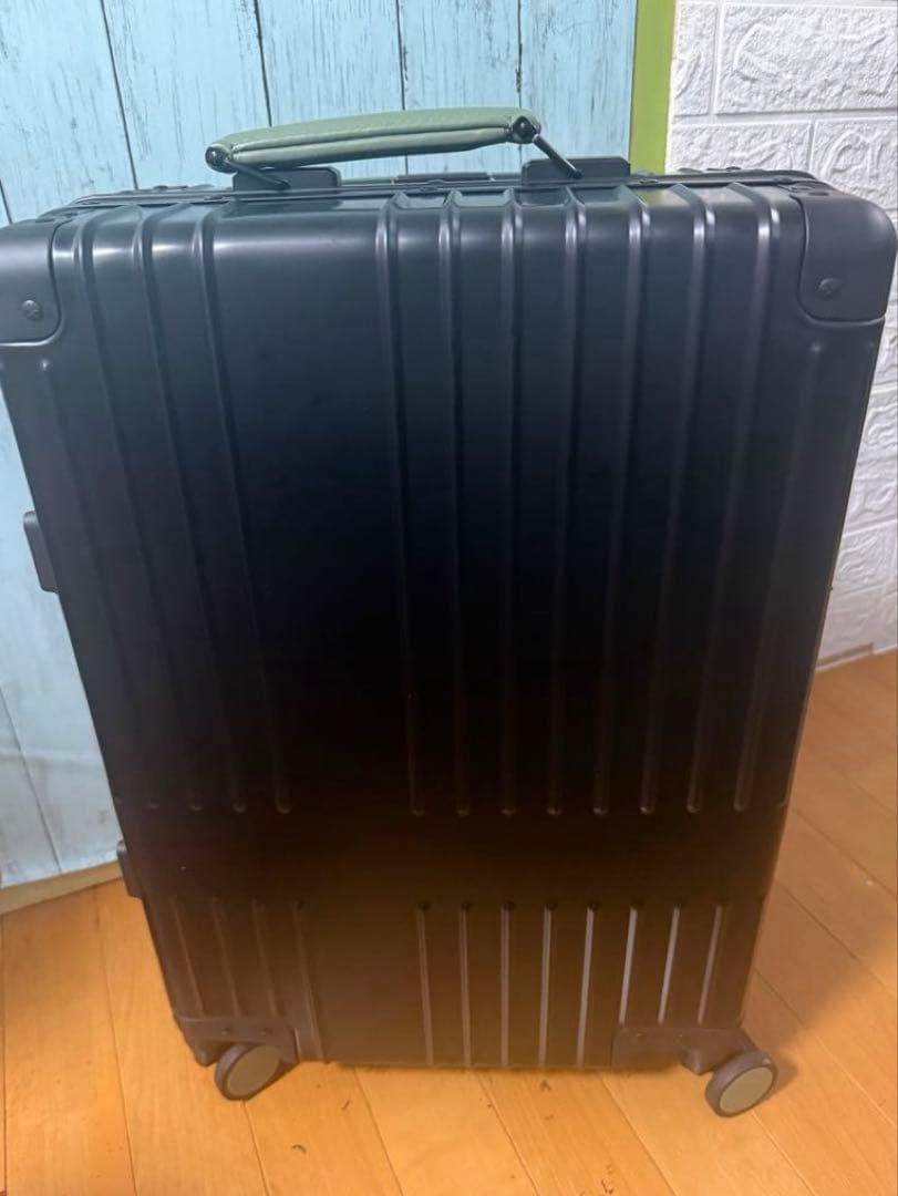 イノベーター　アルミ　ブラック　限定　36L 機内持ち込み可　キャリーケース