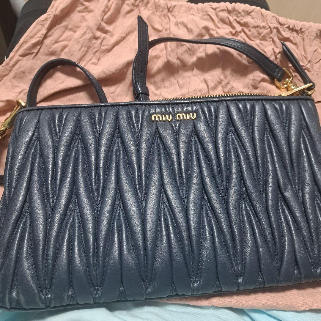 【美品】ミュウミュウ miu miu マテラッセ　ショルダーバッグ　ネイビー袋付