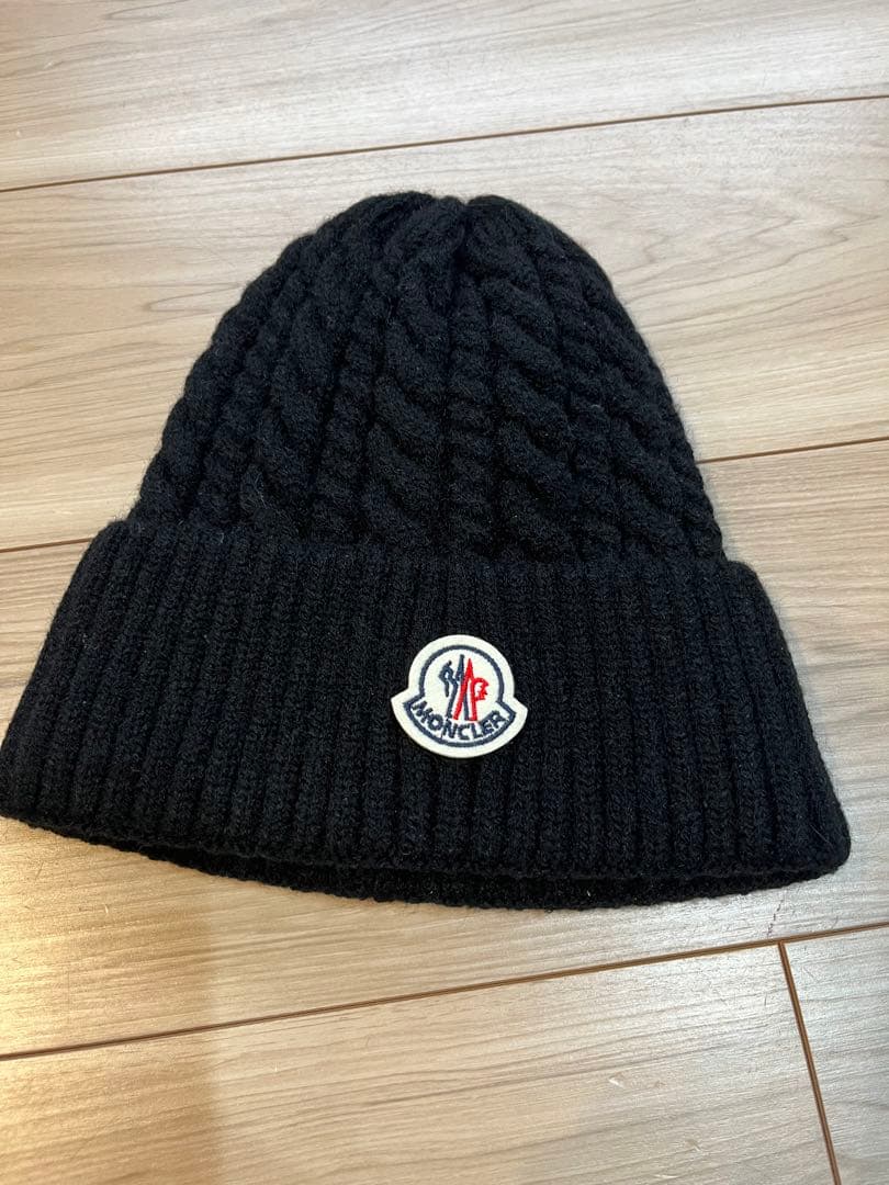 MONCLER ブラック ニット帽 ケーブル編み