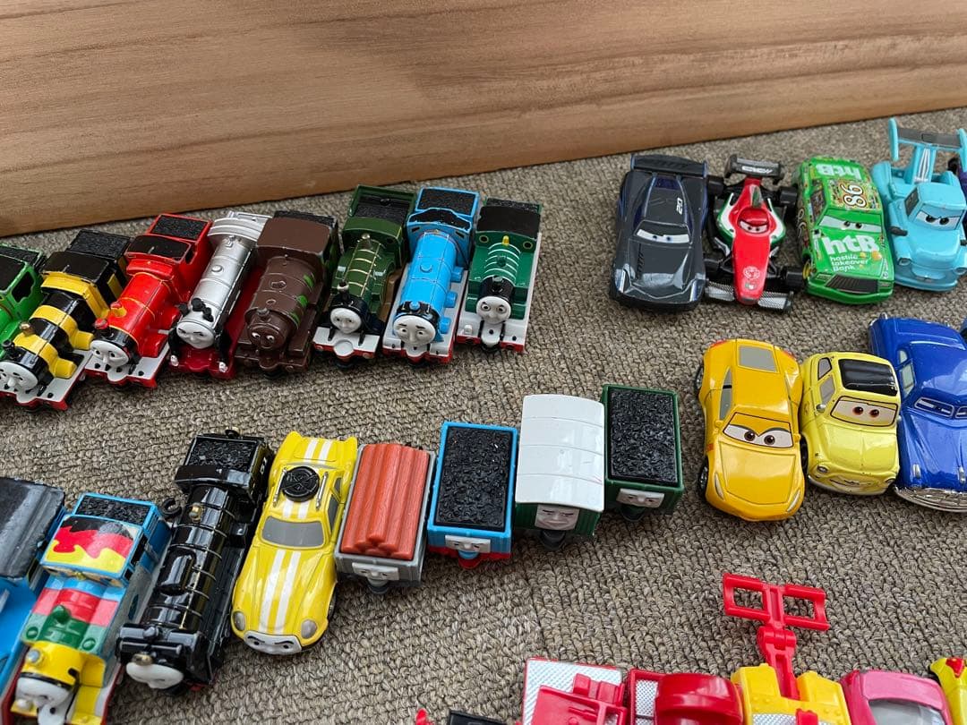トミカ　まとめ　大量　約80台　カーズ　トーマス他