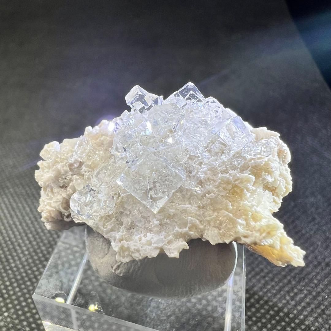 ヤオガンシャン産　カラーレスフローライト　テリ、ツヤ抜群！