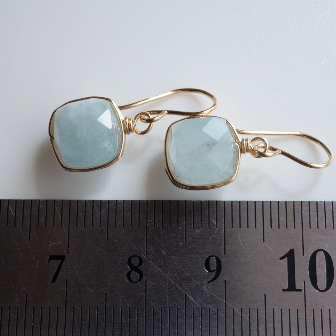 【はくとん( 'ω')ŧ‹\"ŧ‹\"】モザイクホワイトシェルのイヤリング