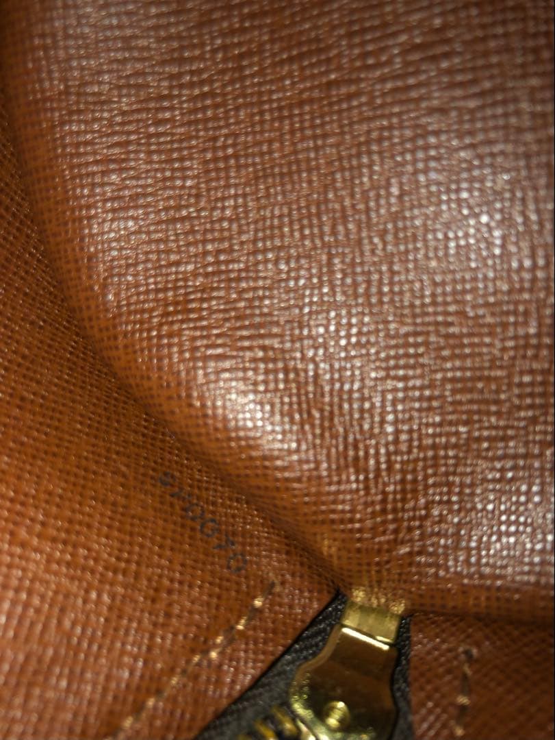 Louis Vuitton モノグラム　パピヨン