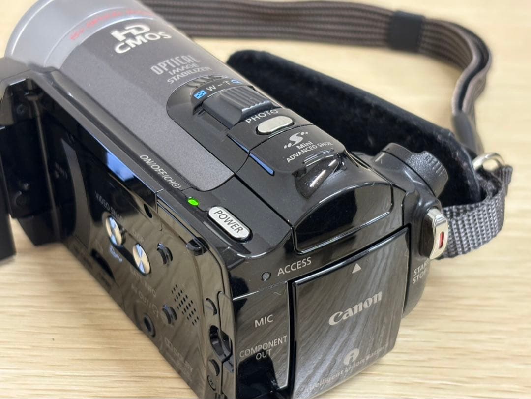 【Canon キャノン iVIS HF20 ビデオカメラ フルHD 15倍】
