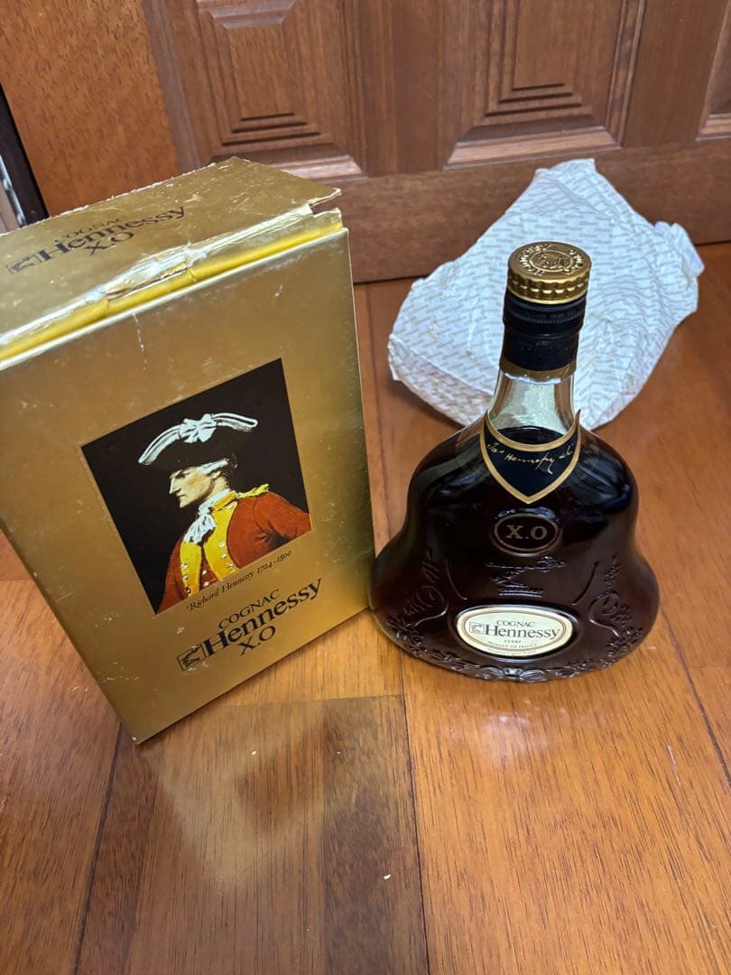 Hennessy XO コニャック 金色の箱入り　古酒