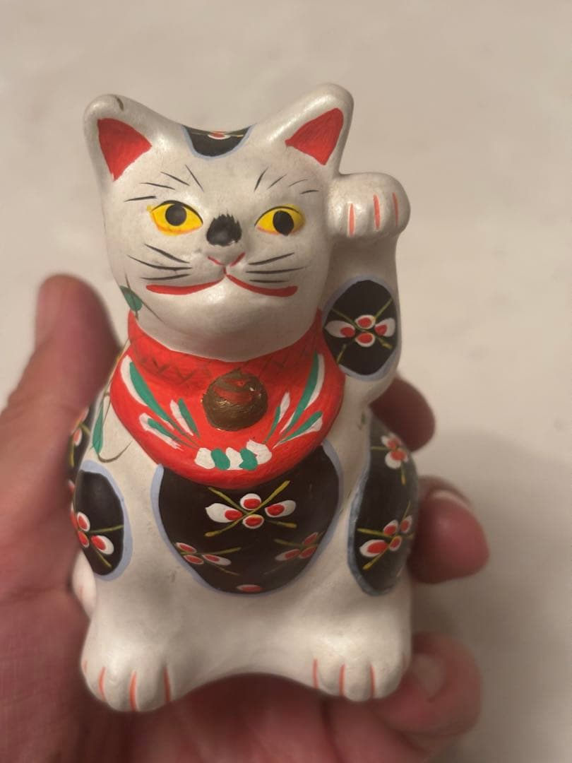 ヴィンテージ仙台堤人形　品格のあるお顔と色鮮やかな色彩が芸術的な招く招き猫