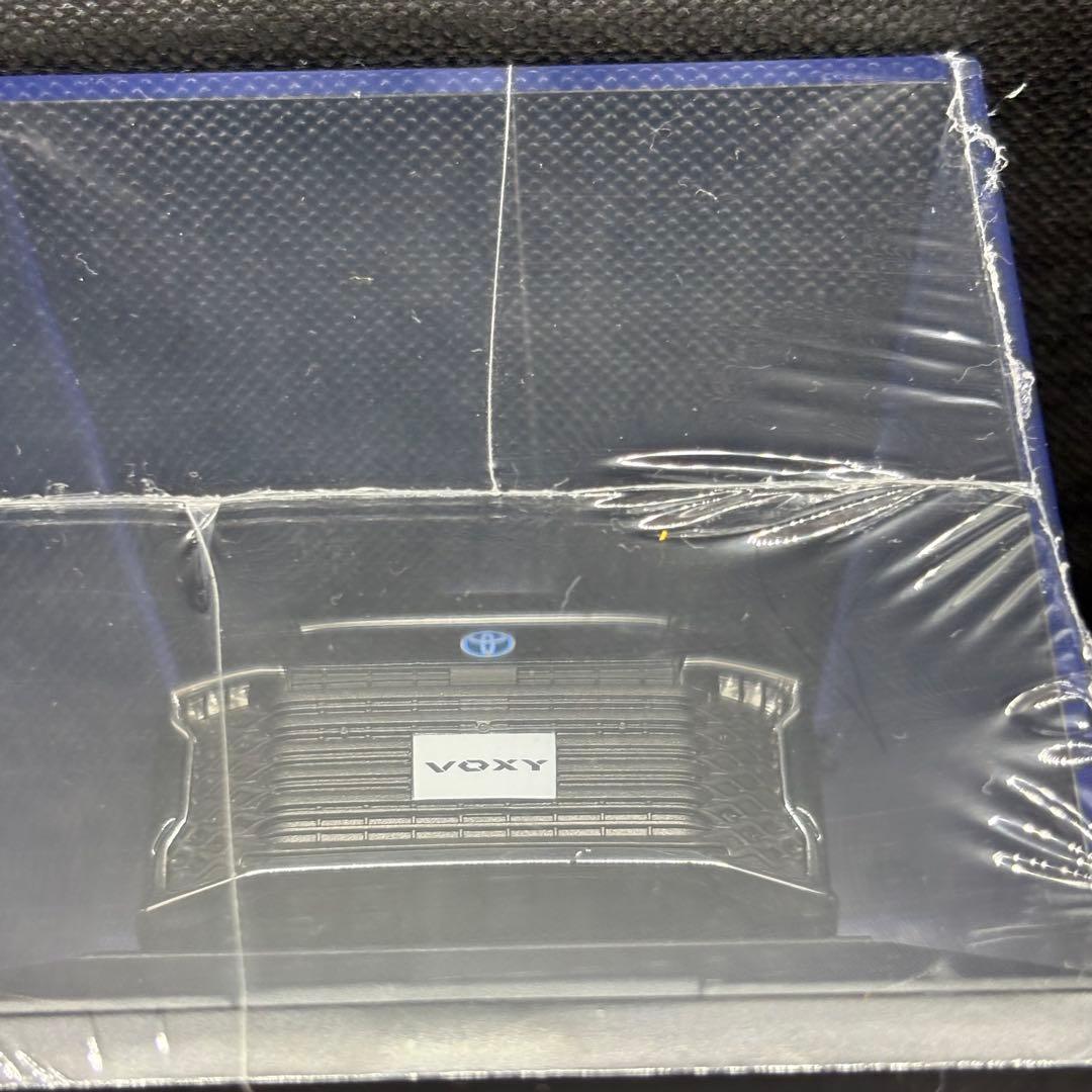 トヨタ VOXY 90系ブラック 未開封ミニカー 1/30 非売品 新品未開封