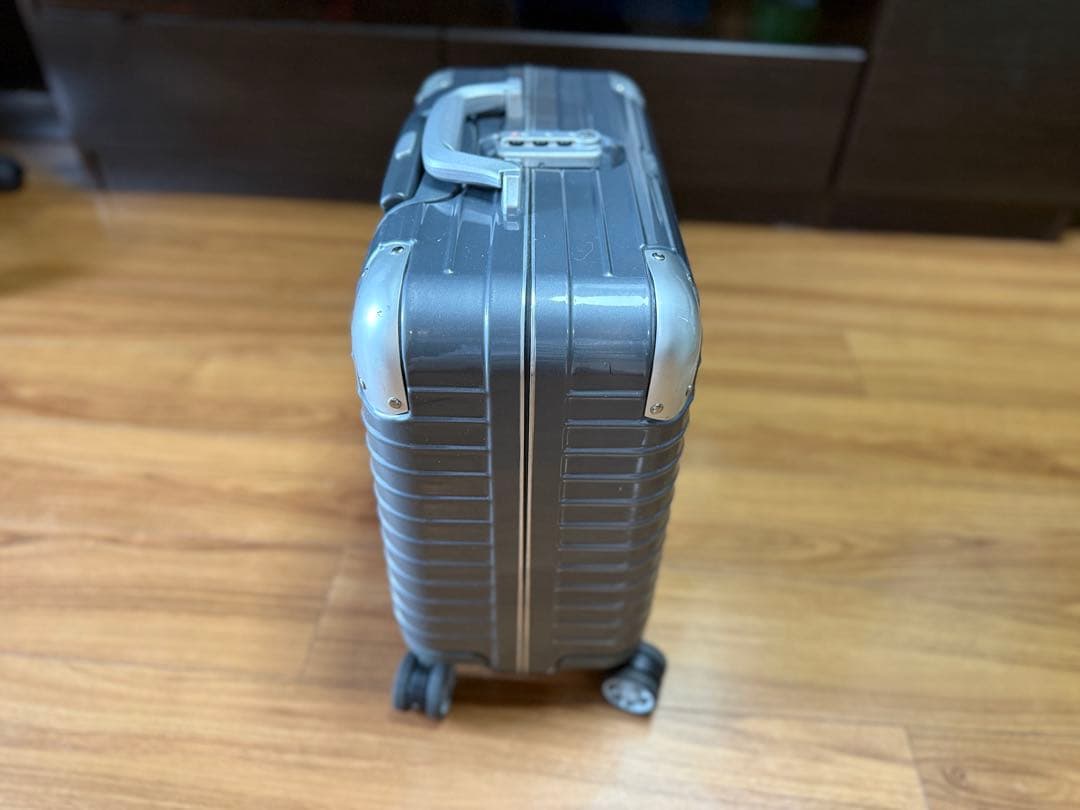 リモワ　キャリーバック　LIMBO 27L 機内持ち込みサイズ