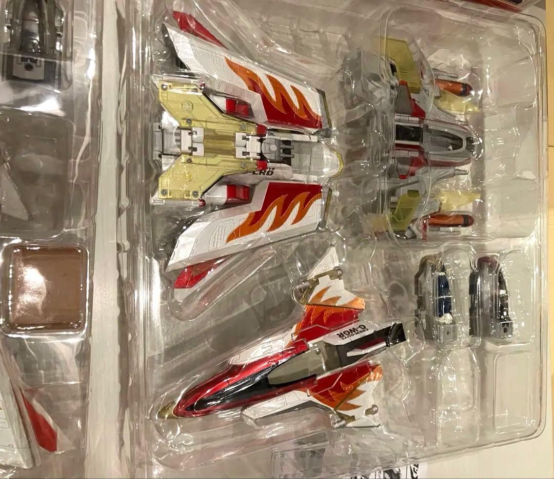 ガイズマシンシリーズ　ウルトラマンメビウス　ガンフェニックス　おまけ付き