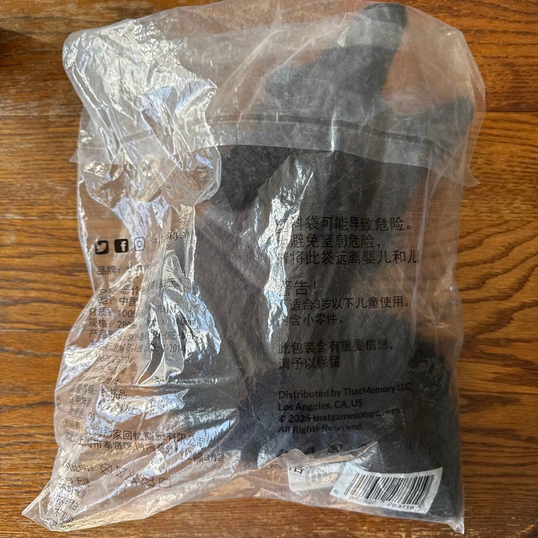 sky星を紡ぐ子どもたち　猫の使い魔ぬいぐるみ　ピンバッチ