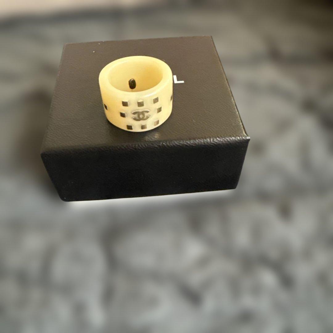 CHANEL ゴールド　ココマーク