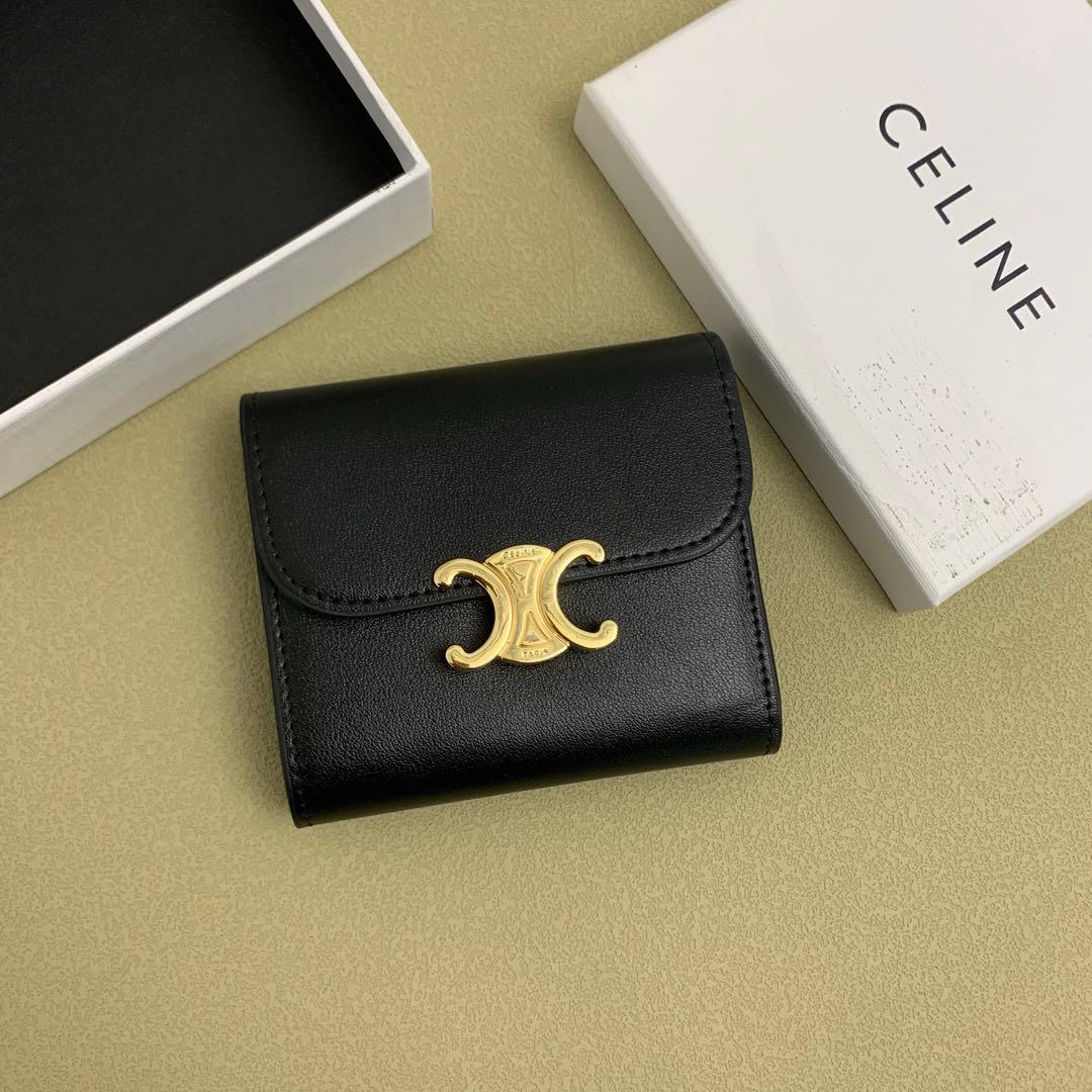 美品 CELINE セリーヌ トリオンフ フラップウォレット 折財布レザー 黒