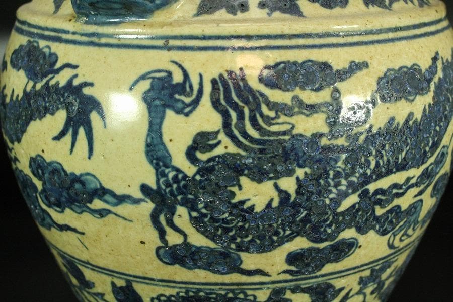 中国美術 青華 纏枝霊芝雲龍紋 獣耳罐 瓶(K-MB253)