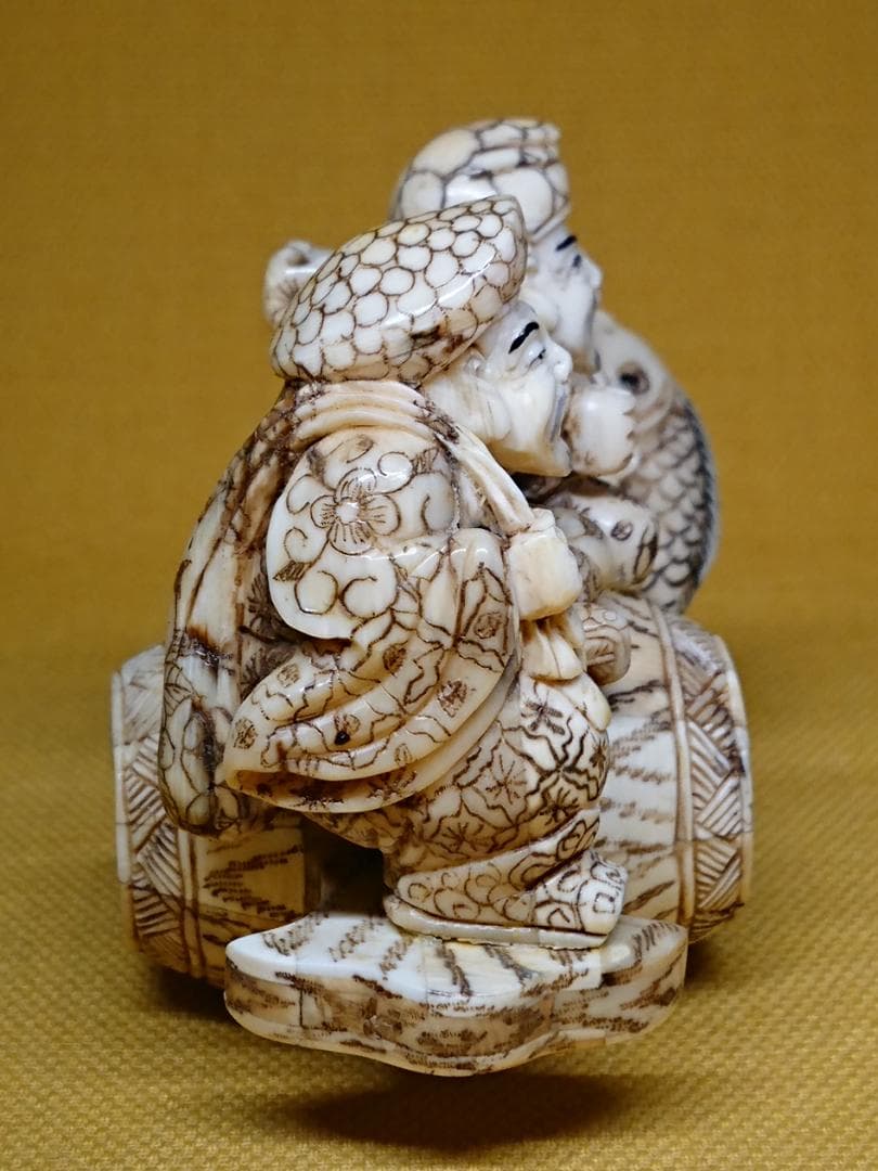 細密彫刻　天然素材　大黒天　恵比寿　置物　インテリア　工芸品　美術品　A3382