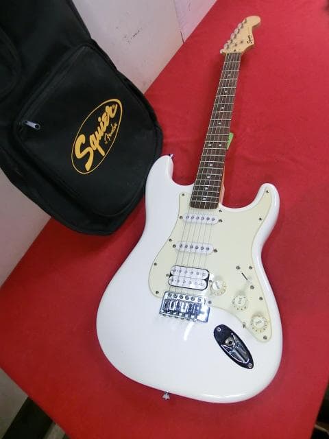 55：Squier Bullet Strat　Fender　エレキギタージャンク