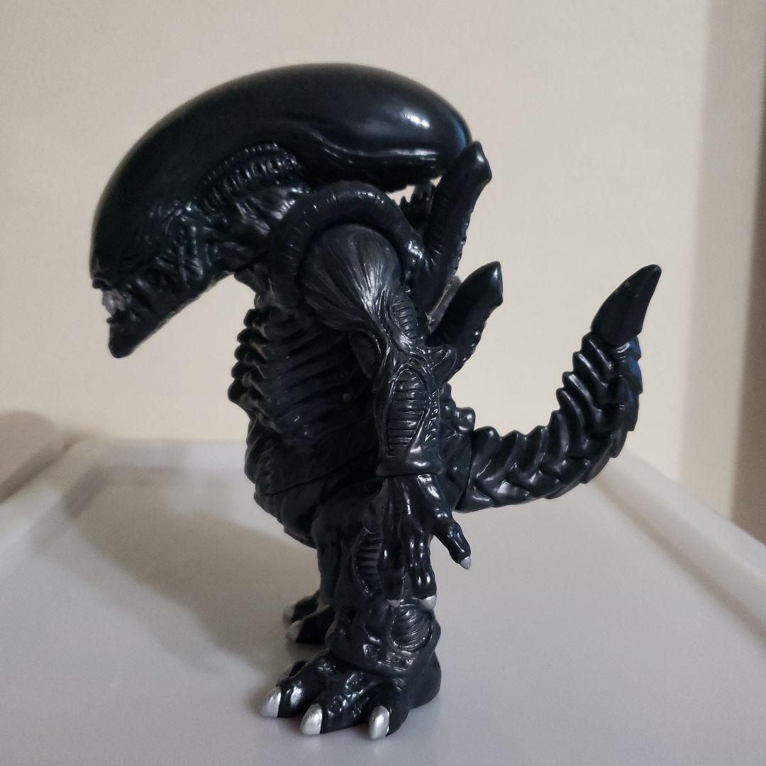 エイリアンフィギュア 黒　ソフビ
