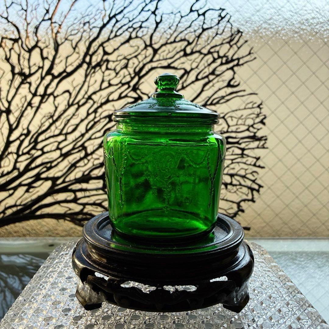 骨董　時代ガラス　吉祥　瓔珞紋プレス　上品　緑色ガラス　極小　飴屋瓶　菓子瓶