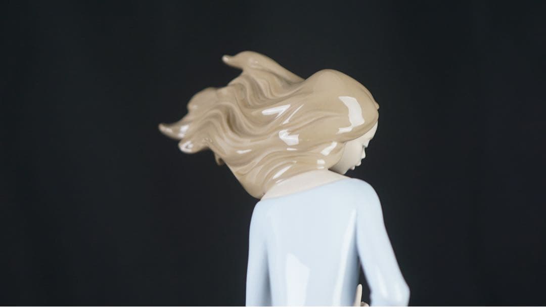 リヤドロ LLADRO 風のいたずら 01006767 置物 花 女性 美品