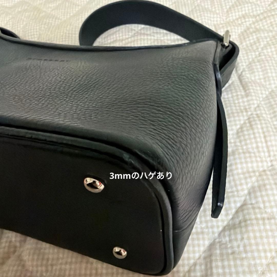 バーバリー　ハンドバッグ、肩掛け　黒　革製品　内側チェック柄　【値下げ不可】
