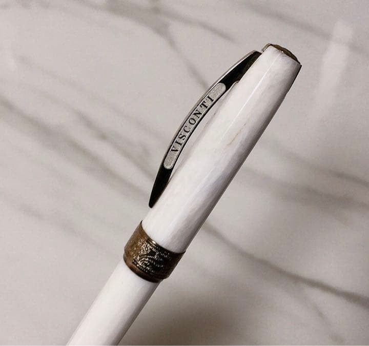 ボールペン　ヴィスコンティー　VISCONTI 白　ホワイト