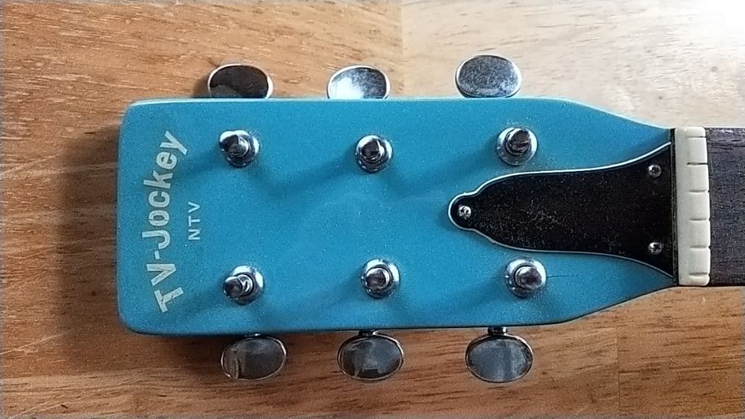 TVジョッキーの青いギター