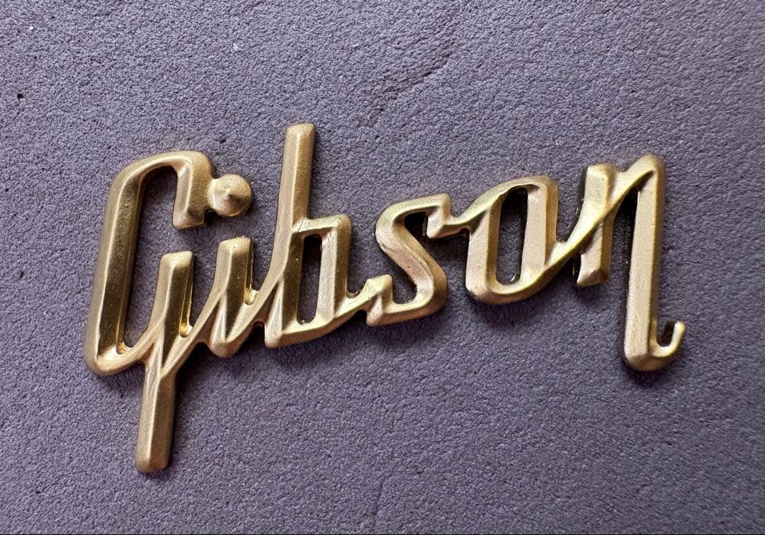 ち*須様 レイズドロゴ　ゴールド