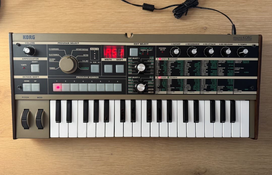 KORG microKORG シンセサイザー