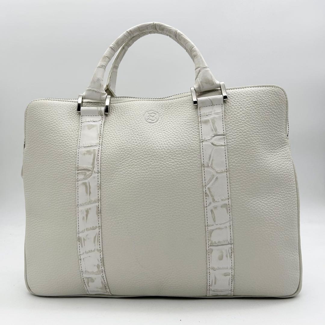 未使用級　バジョルゴ　ビジネスバッグ　クロコ型押し　レザー　ロゴ　白　A4可能