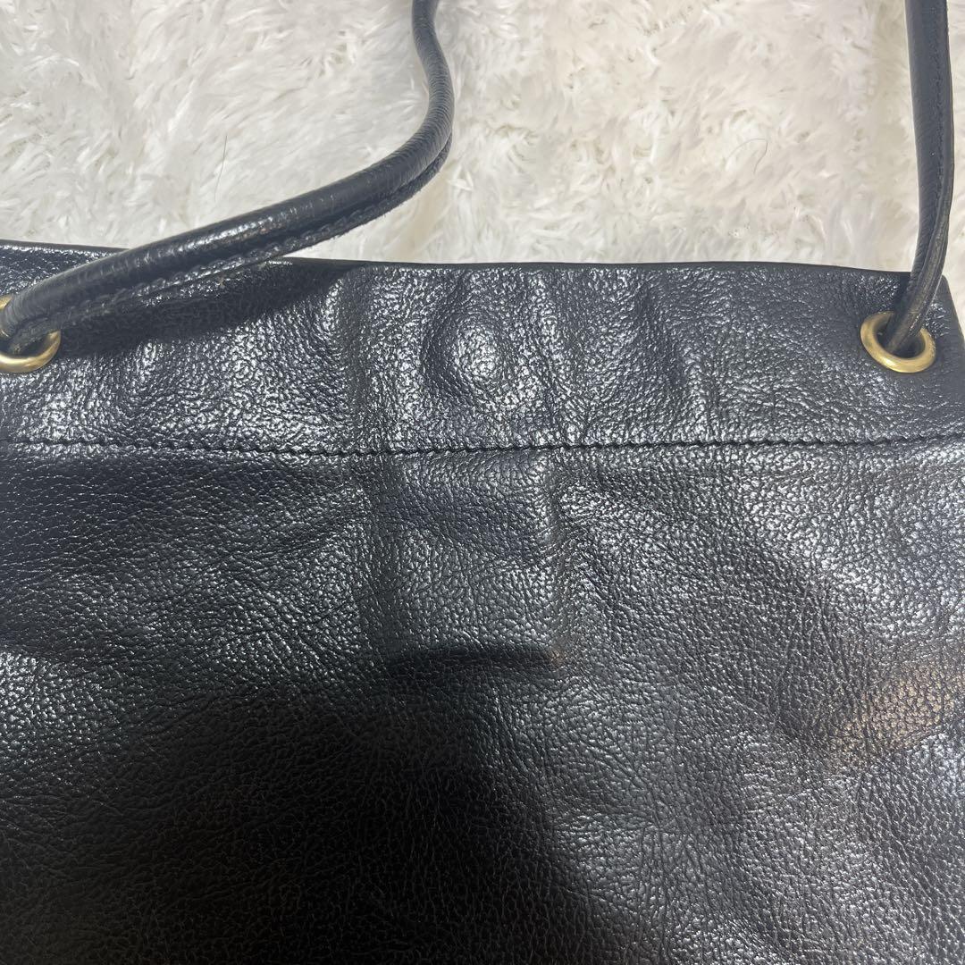 【美品】イルビゾンテ クロスボディバッグ　サコッシュ　レザー　本革　ブラック