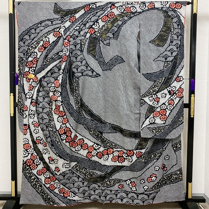 412z13☆振袖 総絞り 金彩 束ね熨斗 青海波 黒☆美品 成人式 結婚式